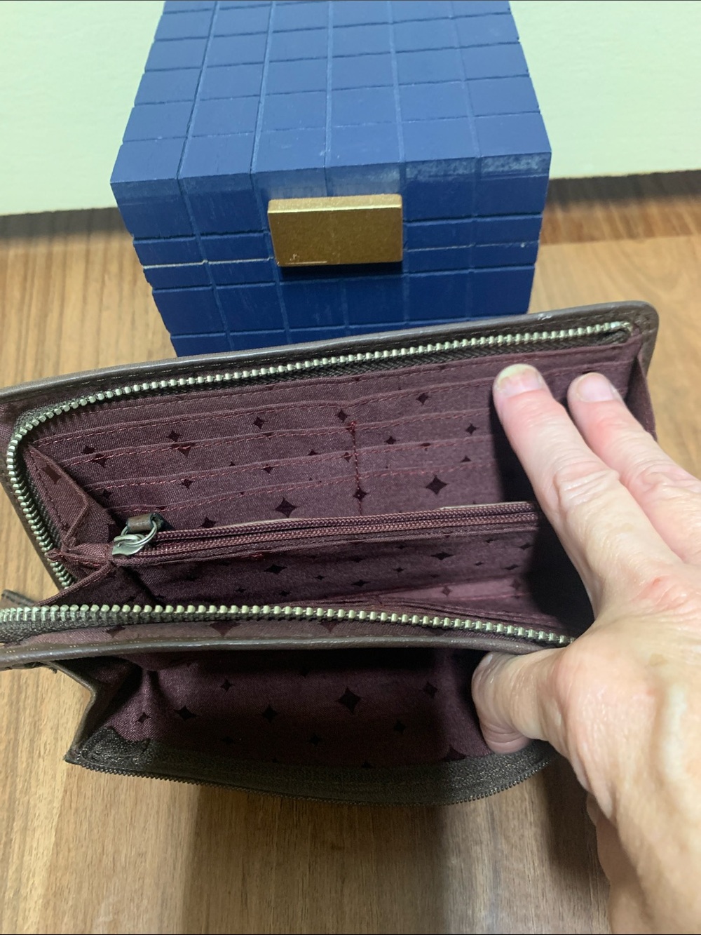 Fossil Vintage Boho Leather Wallet - Picture 5 of 12